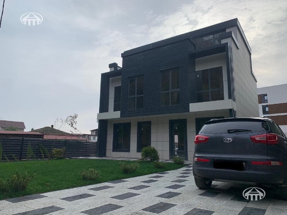 Mansion · 8 rooms · 247 m² · Sochi