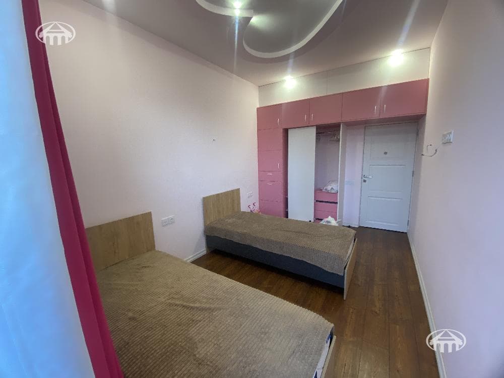 Дом · 5 комн. · 180 м² · Аван