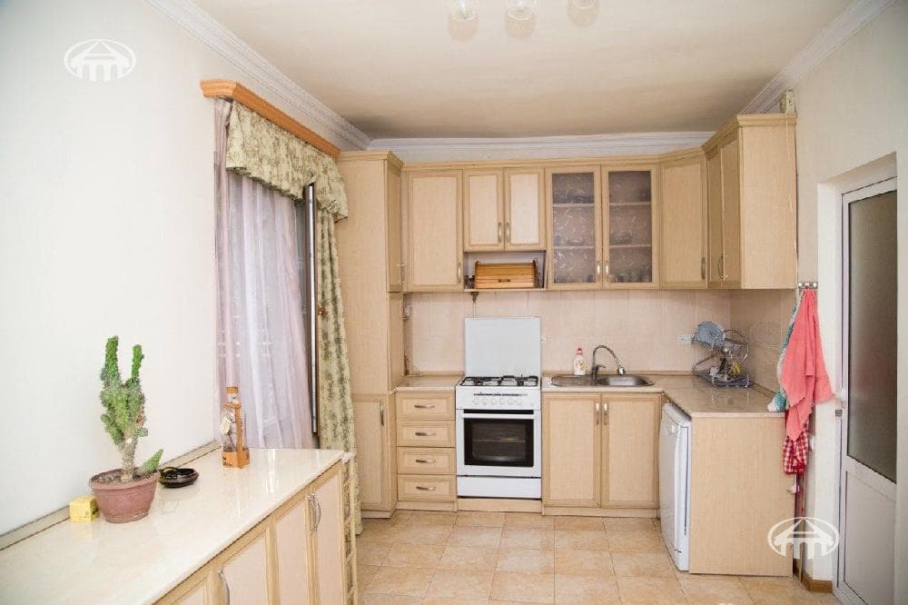 Mansion · 4 rooms · 360 m² · Ashtarak