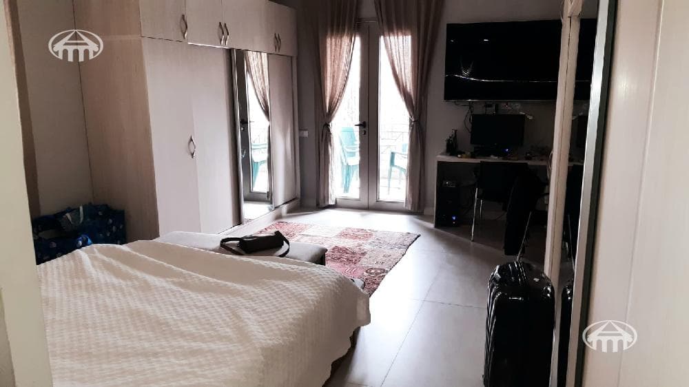 Квартира · 4 комн. · 203 м² · Кентрон
