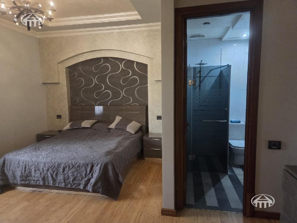 Особняк · 5 комн. · 280 м² · Аджапняк