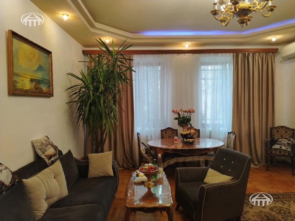Քոթեջ · 272 մ² · Էրեբունի