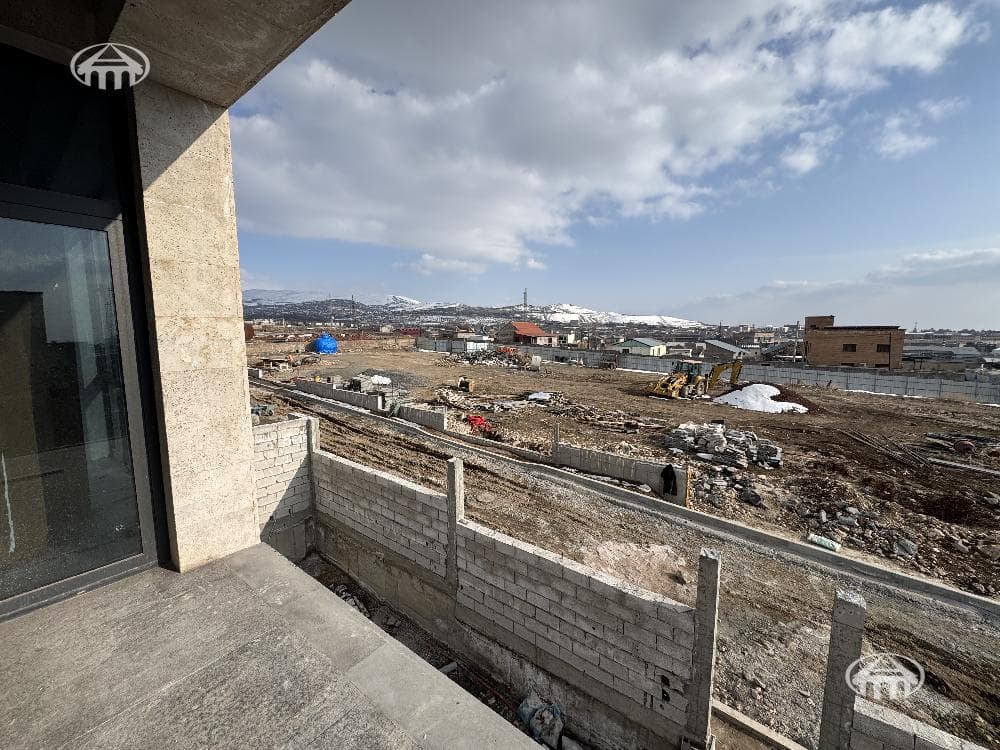 Առանձնատուն · 5 սեն. · 293 մ² · Ջրվեժ
