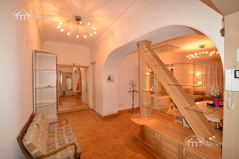 Квартира · 3 комн. · 112 м² · Кентрон