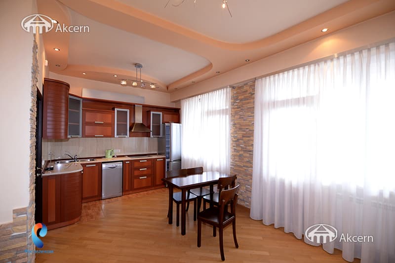 Квартира · 3 комн. · 80 м² · Кентрон