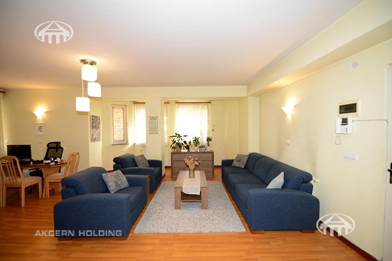 Apartment · 3 rooms · 83 m² · Kentron