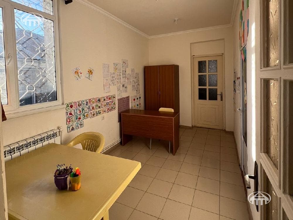 Дом · 3 комн. · 184 м² · Кентрон