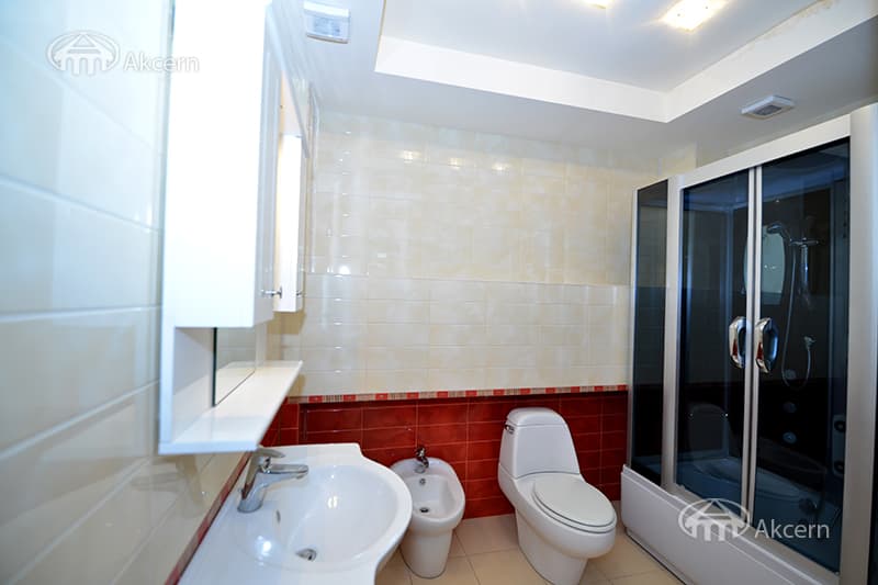 Квартира · 4 комн. · 160 м² · Кентрон