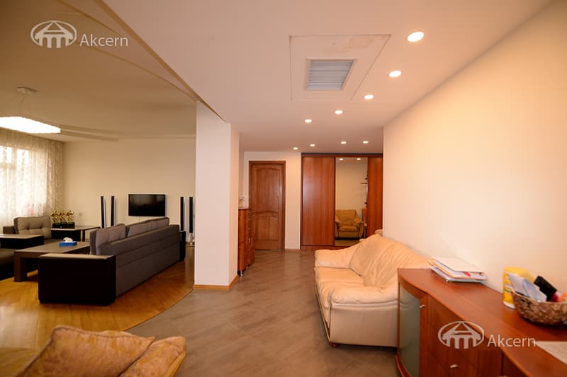 Apartment · 4 rooms · 164 m² · Kentron