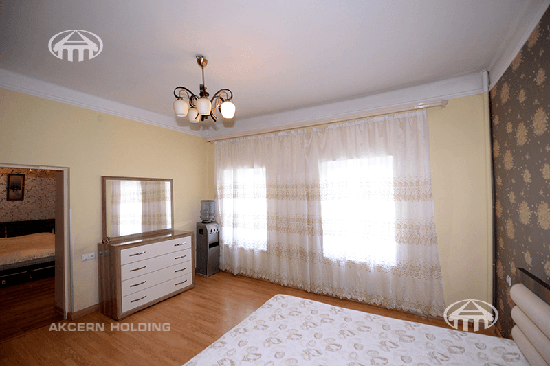 House · 3 rooms · 131 m² · Arabkir