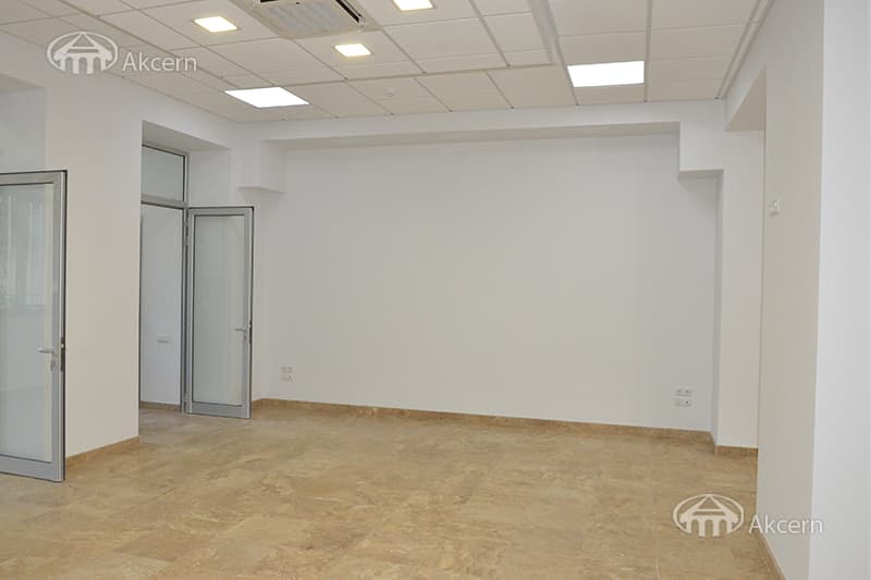 Խանութ · 104 մ² · Կենտրոն