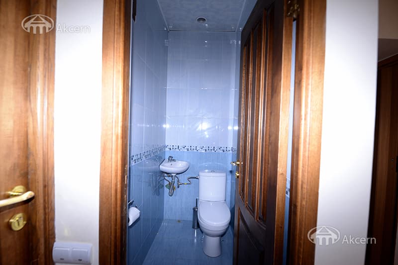 Առանձնատուն · 6 սեն. · 532 մ² · Զովունի
