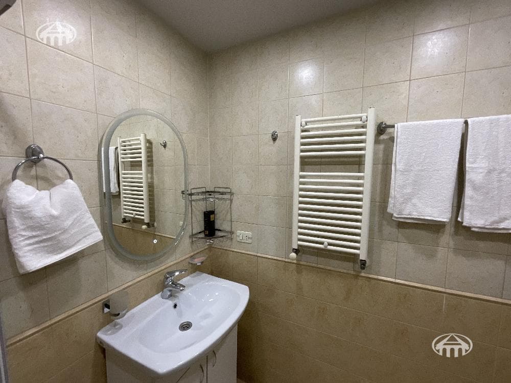 Apartment · 3 rooms · 80 m² · Kentron