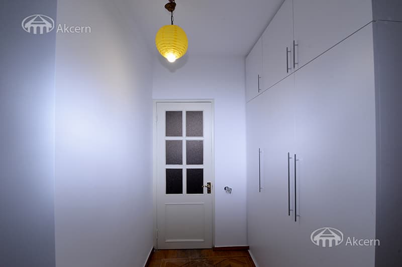 Office · 79 m² · Kentron