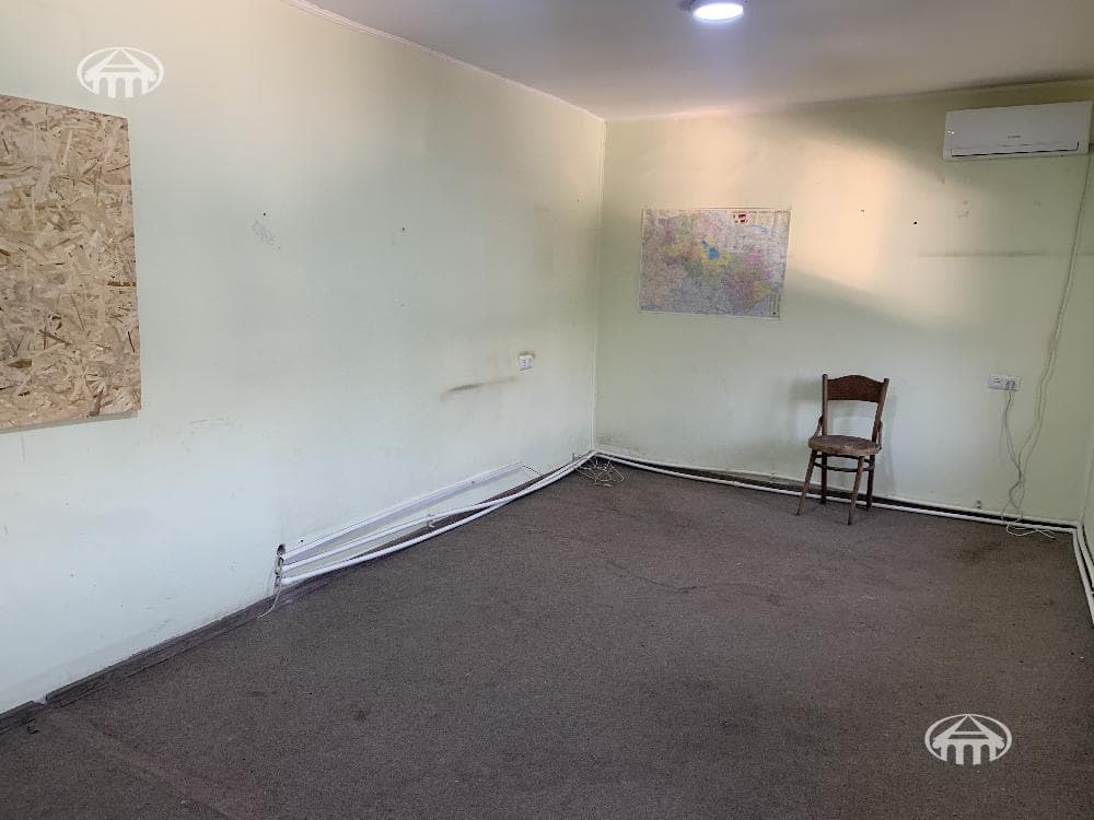 Office · 330 m² · Kentron