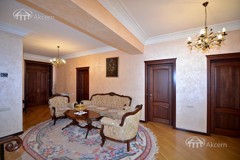 Առանձնատուն · 6 սեն. · 360 մ² · Նոր Նորք