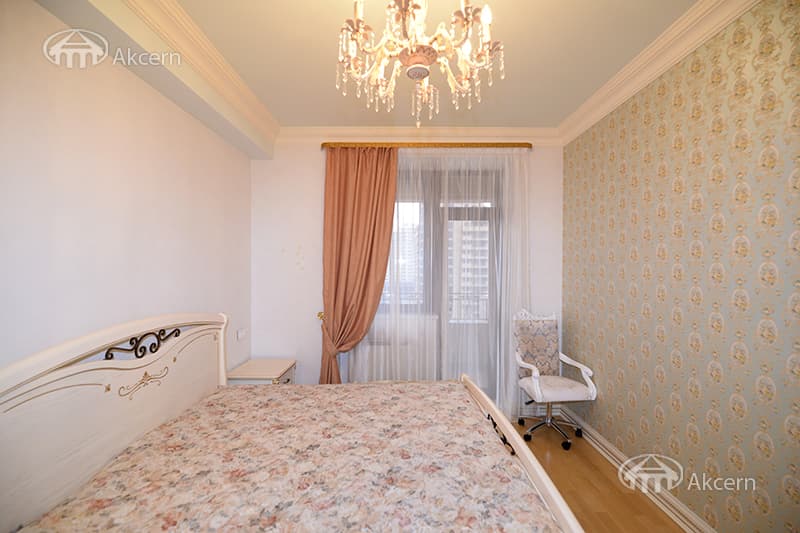 Բնակարան · 5 սեն. · 230 մ² · Կենտրոն