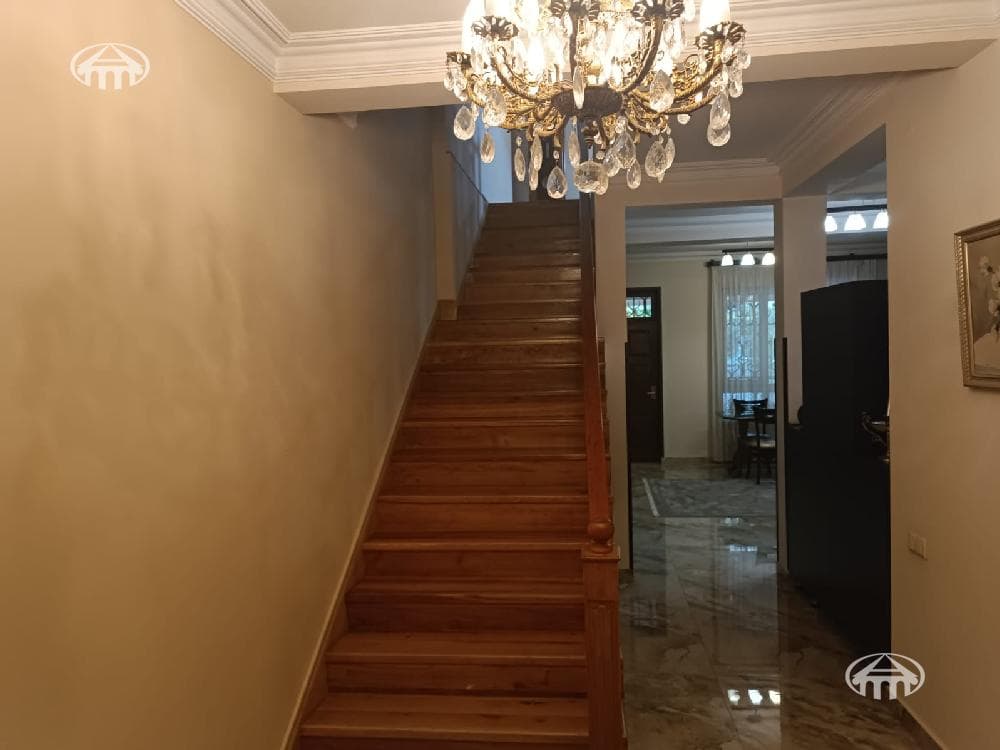 Дом · 5 комн. · 288 м² · Арабкир