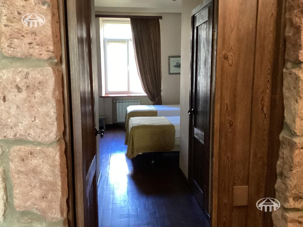 Apartment · 3 rooms · 100 m² · Kentron