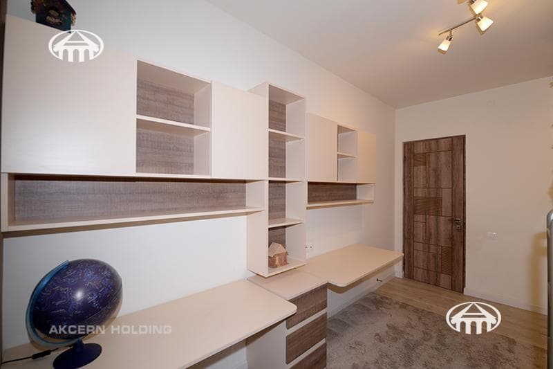 Apartment · 4 rooms · 117 m² · Kentron