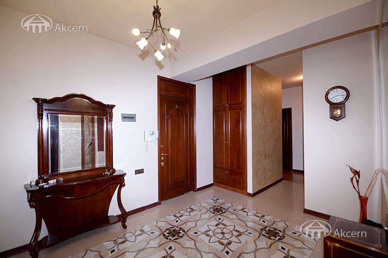 Квартира · 4 комн. · 186 м² · Кентрон