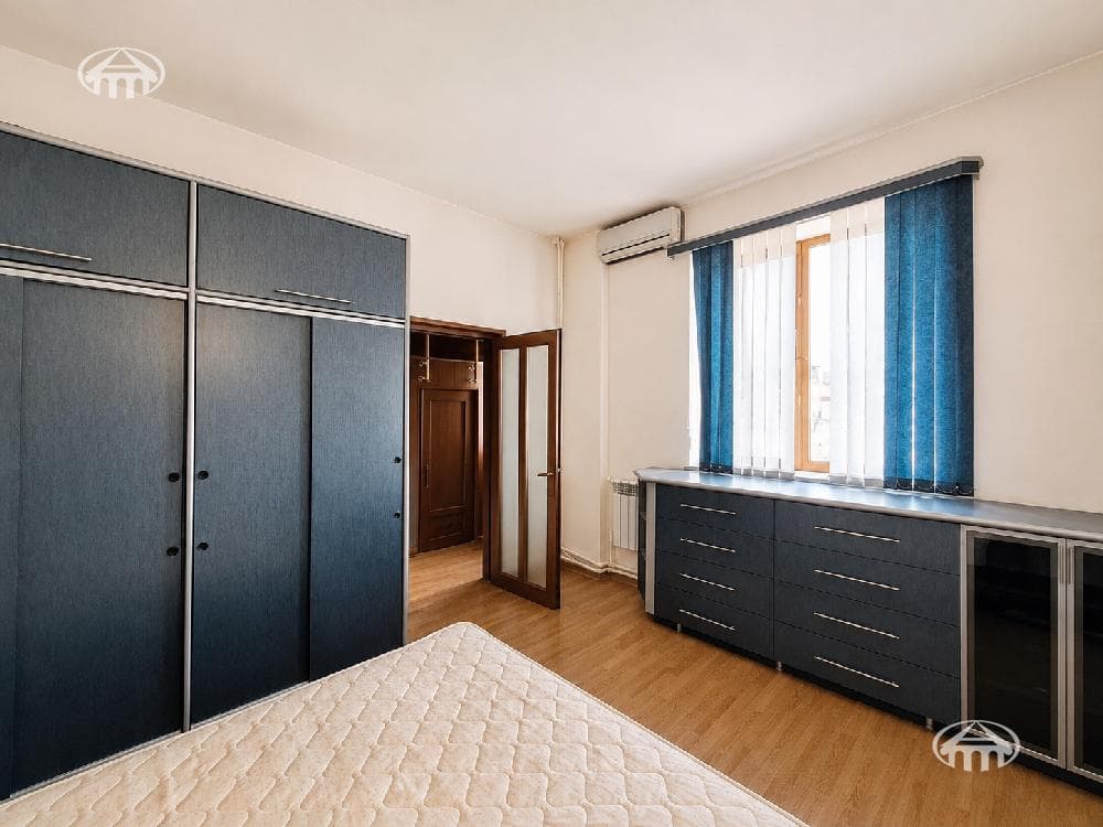 Квартира · 5 комн. · 181 м² · Кентрон