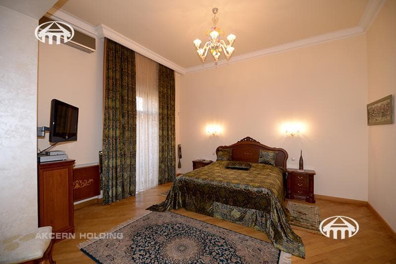 Apartment · 4 rooms · 288 m² · Kentron