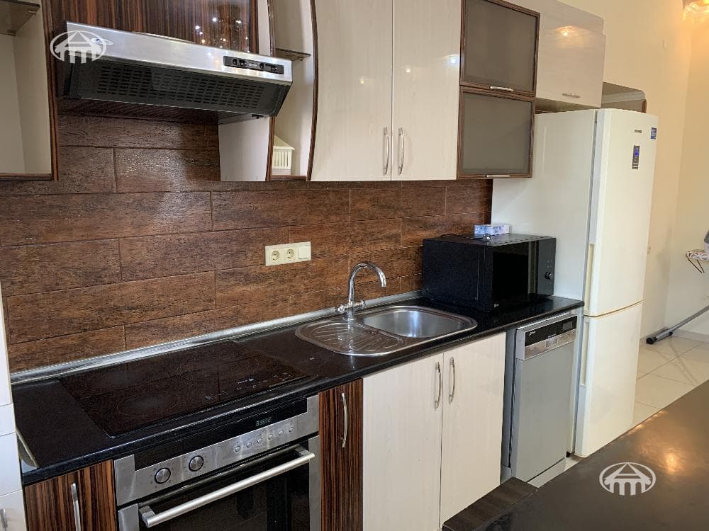 Квартира · 3 комн. · 96 м² · Кентрон