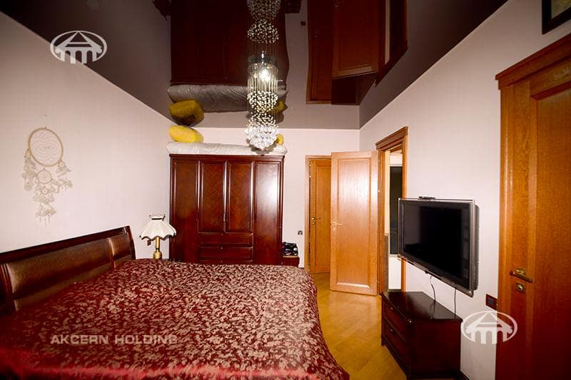 Квартира · 7 комн. · 223 м² · Кентрон