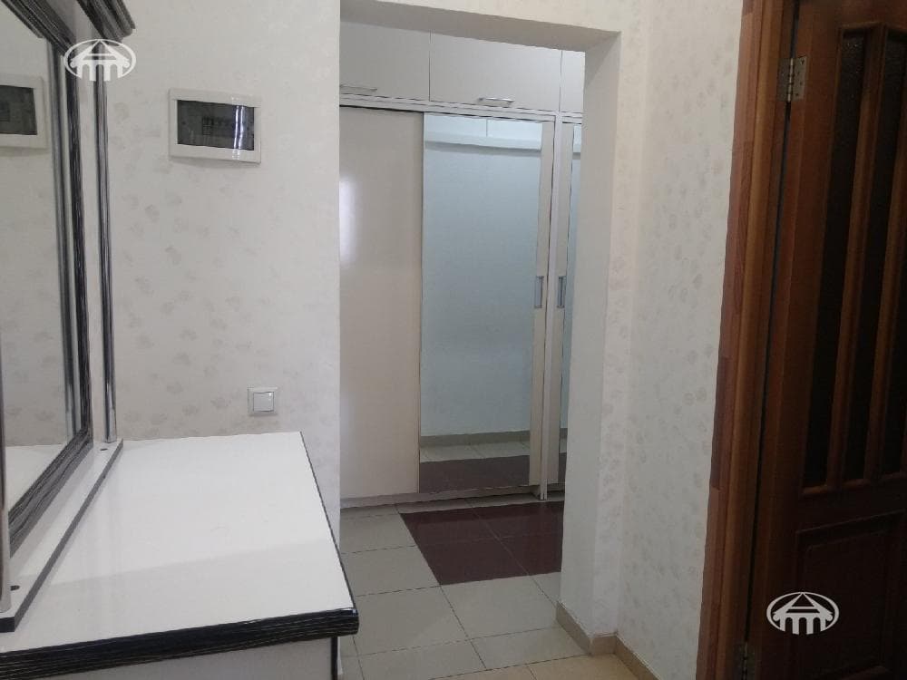 Квартира · 2 комн. · 54 м² · Кентрон