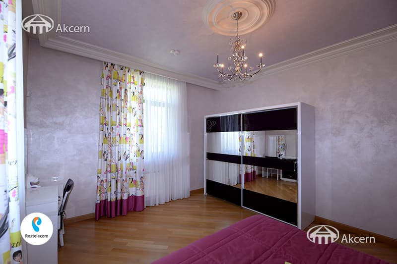 Mansion · 7 rooms · 729 m² · v. Arinj