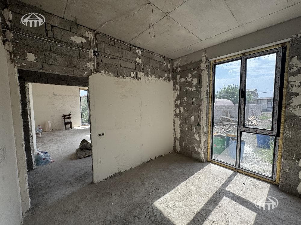 Дом · 6 комн. · 180 м² · с. Ариндж