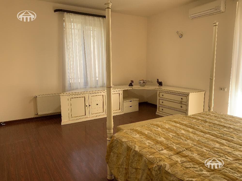 Առանձնատուն · 7 սեն. · 630 մ² · Կենտրոն