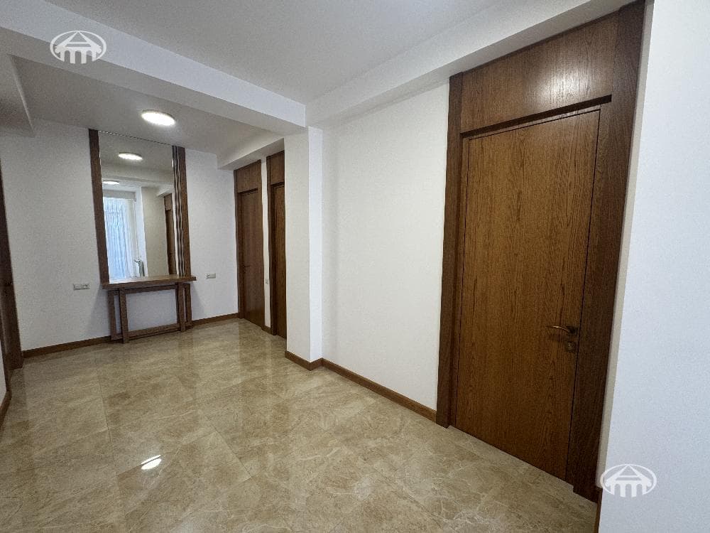 Townhouse · 4 rooms · 292 m² · Arabkir