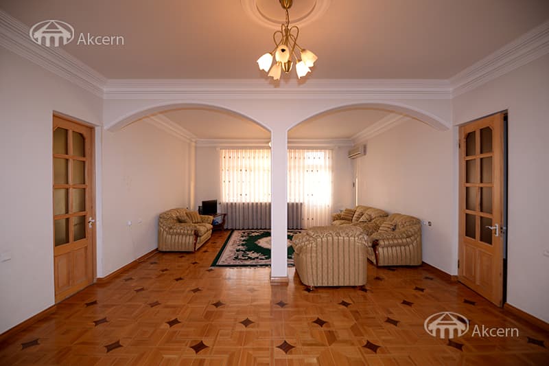 Mansion · 9 rooms · 777 m² · Malatia-Sebastia