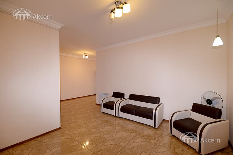 Բնակարան · 3 սեն. · 90 մ² · Կենտրոն — Լուսանկար 9 / 34