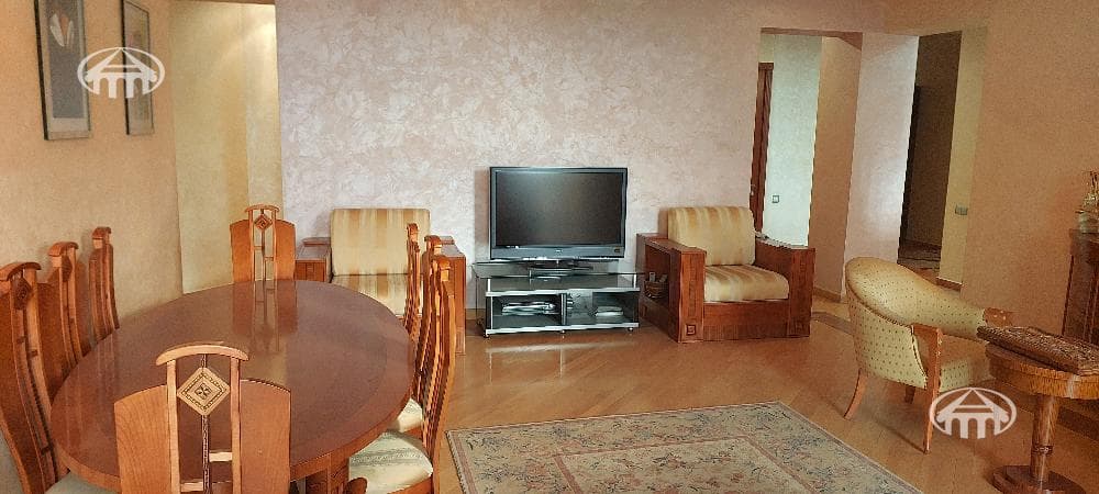 Квартира · 4 комн. · 135 м² · Кентрон