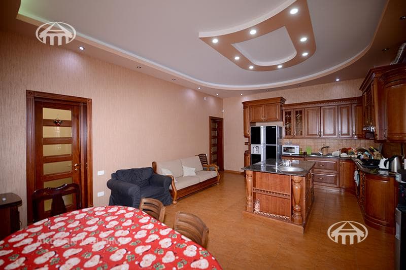 Mansion · 6 rooms · 415 m² · Nor Nork
