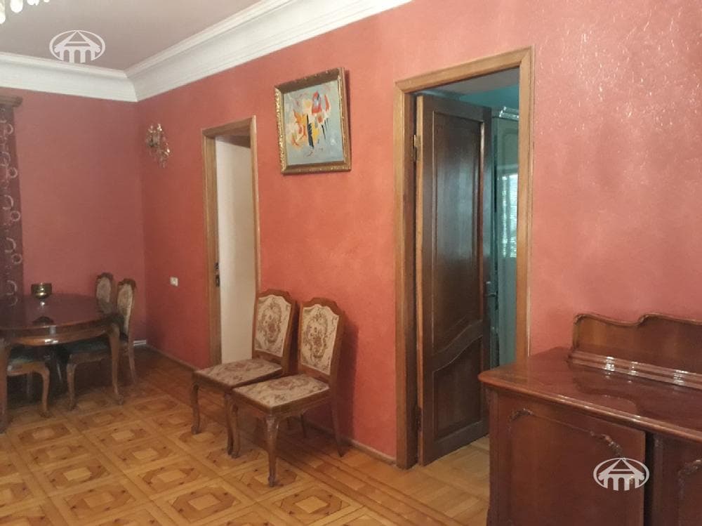 Առանձնատուն · 6 սեն. · 498 մ² · Քանաքեռ-Զեյթուն