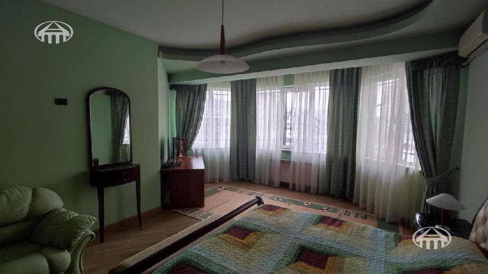 Բնակարան · 4 սեն. · 162 մ² · Կենտրոն