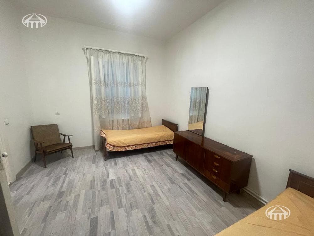 House · 3 rooms · 90 m² · Arabkir