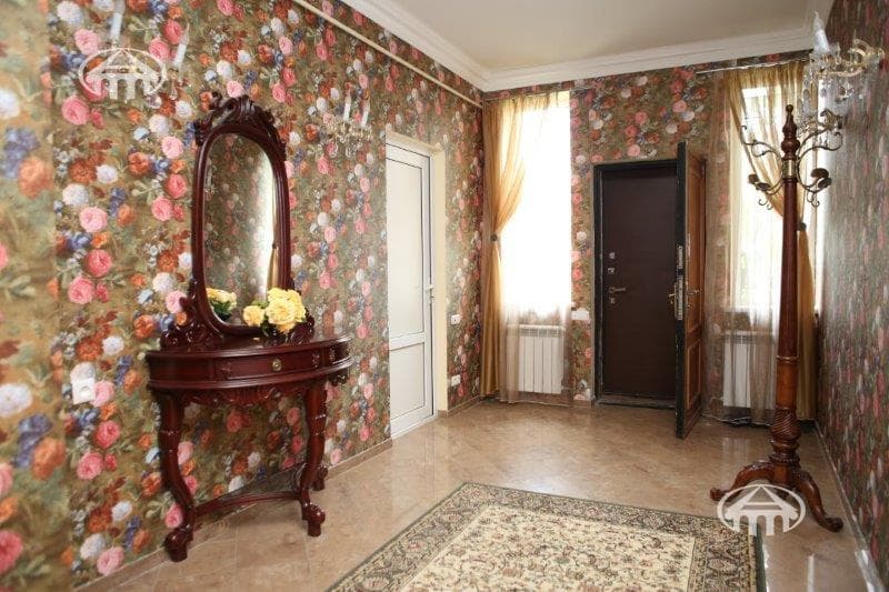 Дом · 5 комн. · 388 м² · Арабкир