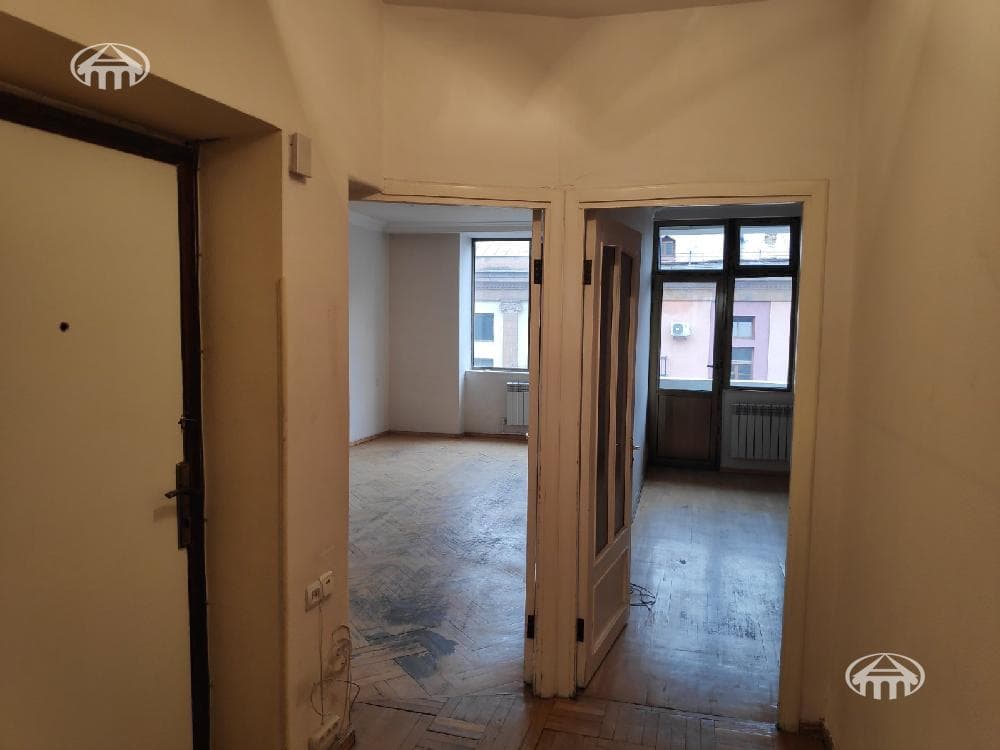 Квартира · 2 комн. · 64 м² · Кентрон