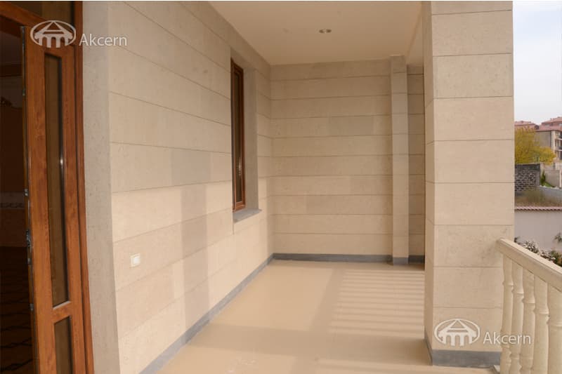 Дом · 5 комн. · 467 м² · Кентрон