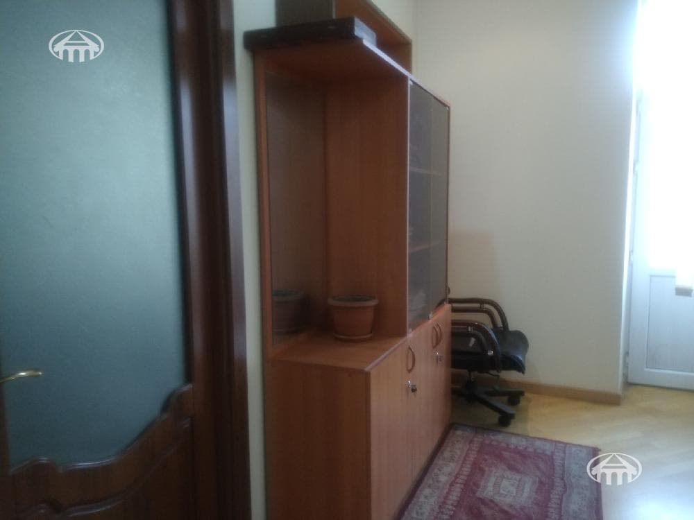 Office · 102 m² · Kentron