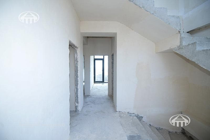 Թաունհաուս · 4 սեն. · 193 մ² · Ջրվեժ