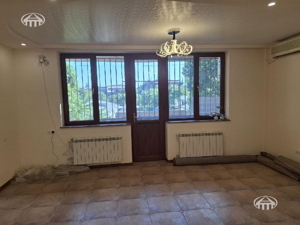Квартира · 3 комн. · 131 м² · Арабкир