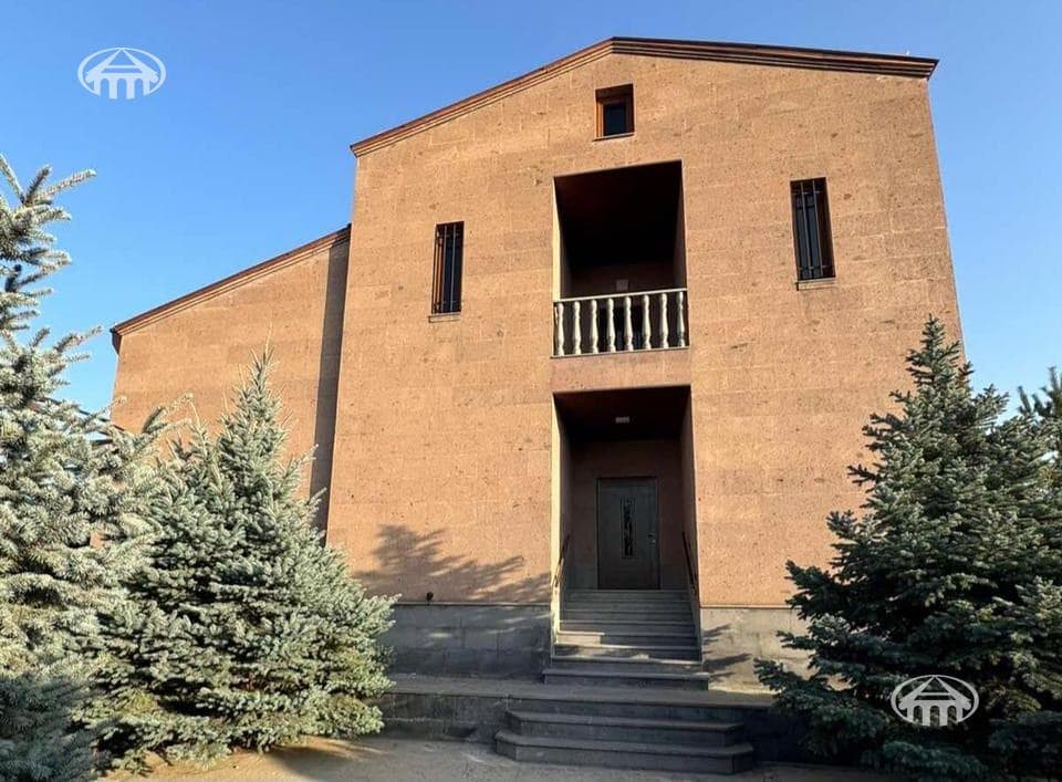 Mansion · 5 rooms · 367 m² · Nor Erznka