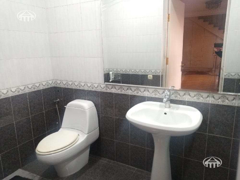 Особняк · 4 комн. · 363 м² · Кентрон