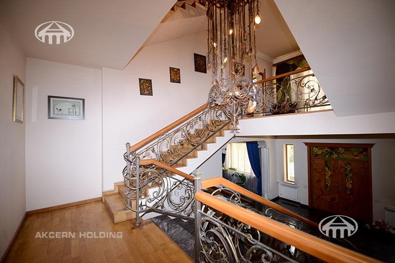 Mansion · 9 rooms · 671 m² · Arabkir